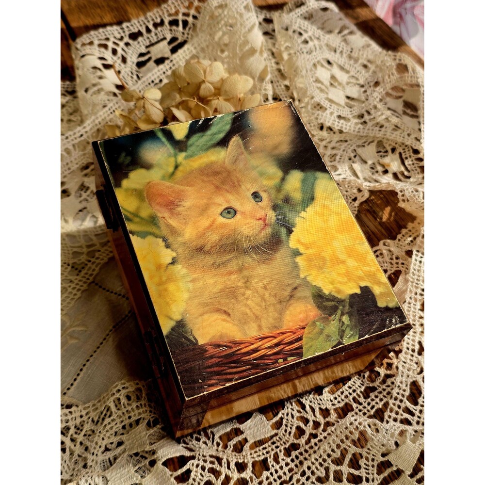 Vintage Kitten Cedar Jewelry Box – 1970s Cottagecore Keepsake